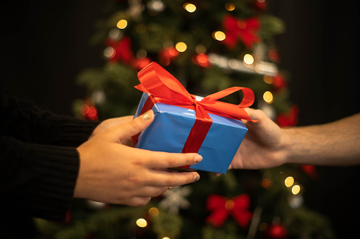 How to Give Back This Holiday Season